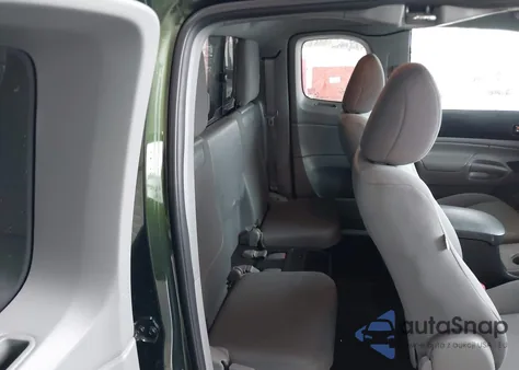 2013 Toyota Tacoma z USA, uszkodzony, nr VIN 5TFUX4EN9DX017451